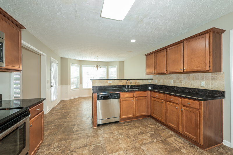 2,365/Mo, 3854 Sagebrush Ln Snellville, GA 30039 Kitchen View 2