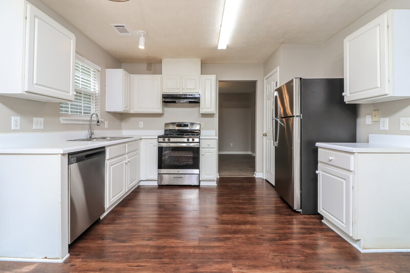 2,210/Mo, 1240 Chris Lake Dr Lawrenceville, GA 30046 Kitchen View