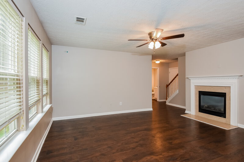 2,375/Mo, 156 Village Trce Woodstock, GA 30188 Family Room View 2