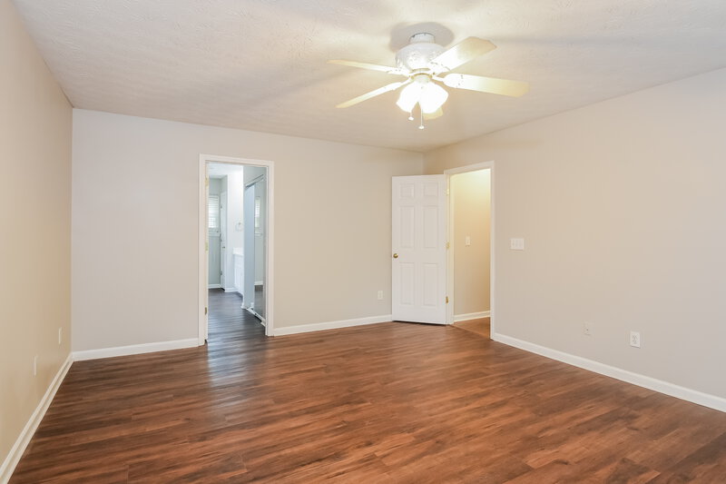 2,375/Mo, 156 Village Trce Woodstock, GA 30188 Main Bedroom View 2