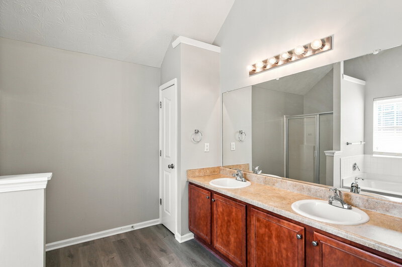 2,265/Mo, 86 Saint Charles Pl Sharpsburg, GA 30277 Primary Bathroom View