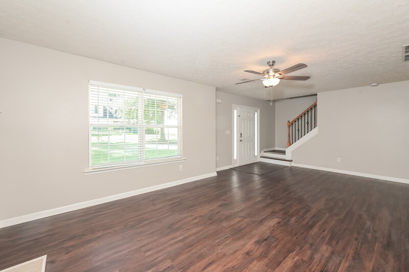 1,900/Mo, 1405 Stephens Pond Vw Loganville, GA 30052 Living Room View 2