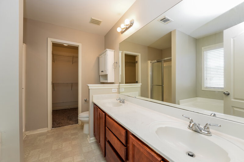 3,600/Mo, 2701 Sedgeview Ln Buford, GA 30519 Main Bathroom View