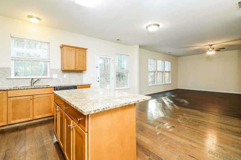 1,820/Mo, 374 Darbys Run Ct Hiram, GA 30141 Kitchen View 3