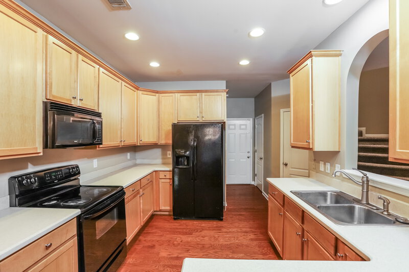 1,990/Mo, 95 Stonebridge Crossing Newnan, GA 30265 Kitchen View