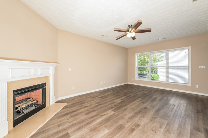 1,775/Mo, 462 Marsh Lake Rd Lawrenceville, GA 30045 Living Room View 2