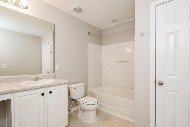 1,925/Mo, 373 Cedar Bay Cir Dallas, GA 30157 Main Bathroom View