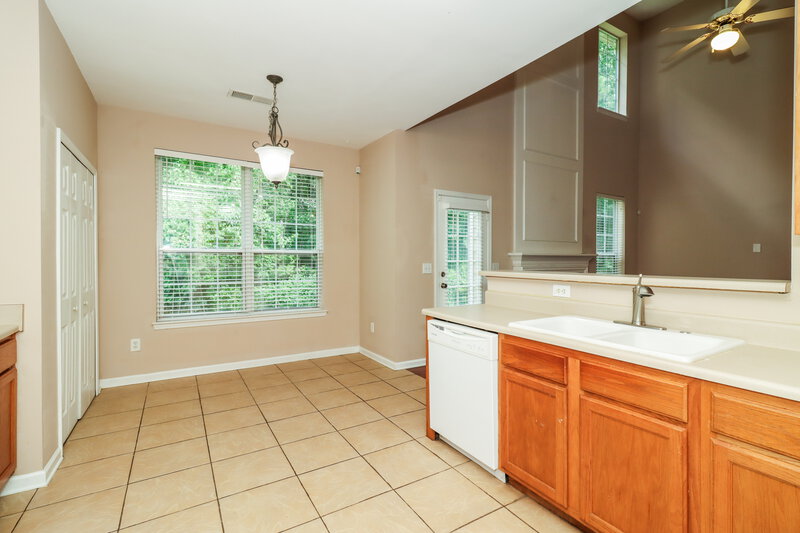 2,345/Mo, 4561 Howell Farms Rd NW Acworth, GA 30101 Kitchen View 2