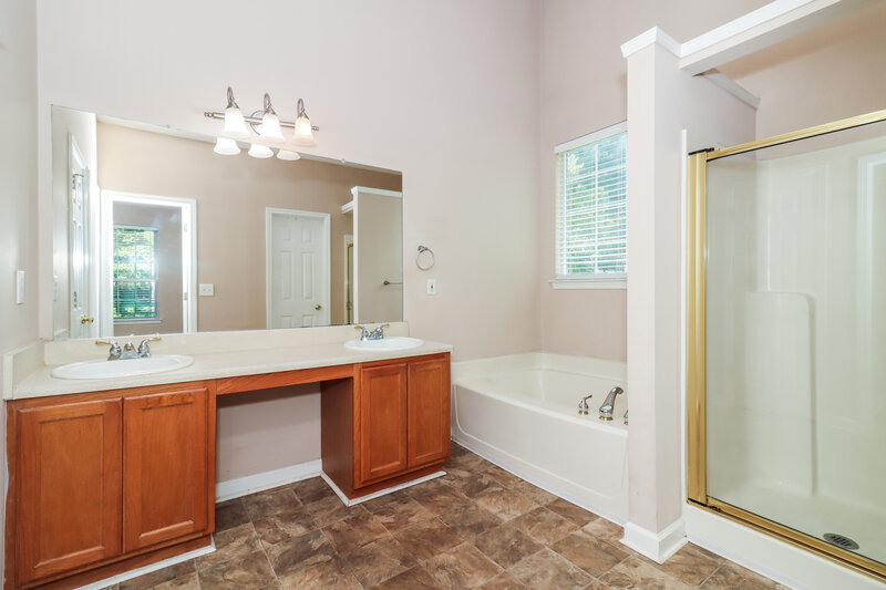 2,345/Mo, 4561 Howell Farms Rd NW Acworth, GA 30101 Main Bathroom View