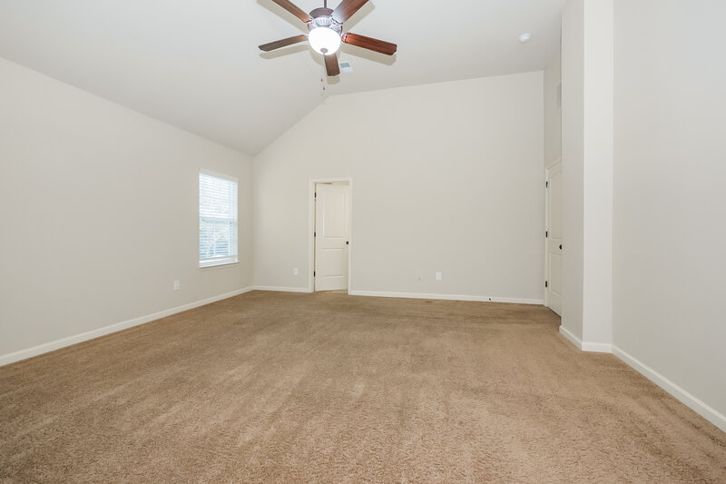 2,360/Mo, 917 Piedmont Dr Locust Grove, GA 30248 Main Bedroom View