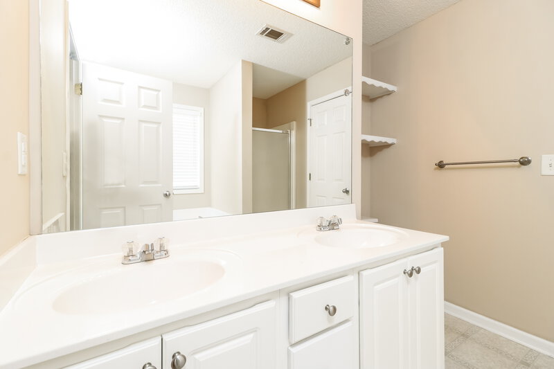 1,775/Mo, 3745 Pine Village Pl Loganville, GA 30052 Main Bathroom View