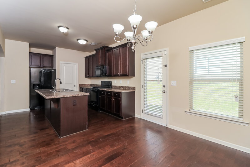 2,850/Mo, 2950 E Captiva Dr Douglasville, GA 30135 Dining Room View 2