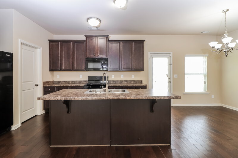 2,850/Mo, 2950 E Captiva Dr Douglasville, GA 30135 Kitchen View