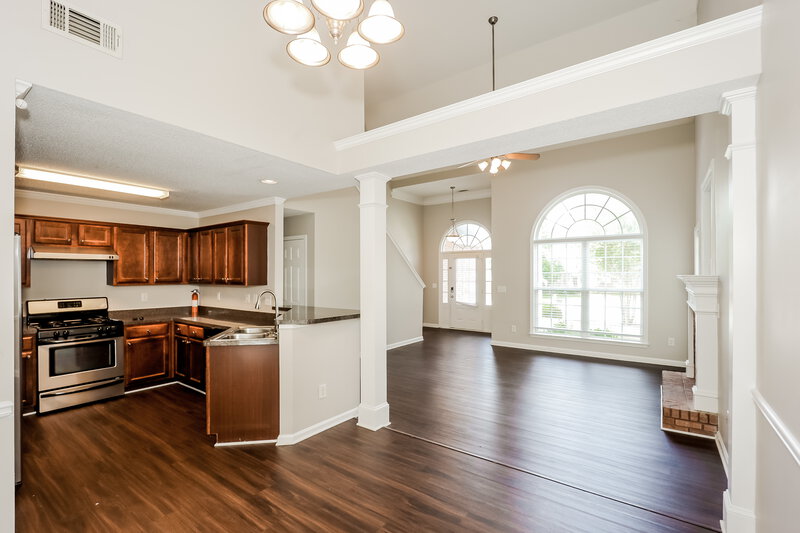 1,990/Mo, 26 Kentucky Ave Sharpsburg, GA 30277 Dining Room View 2