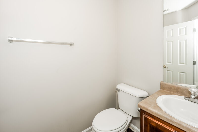 1,990/Mo, 26 Kentucky Ave Sharpsburg, GA 30277 Bathroom View