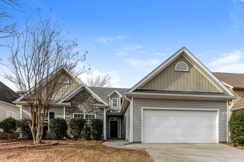 2,210/Mo, 214 Village Park Dr Newnan, GA 30265 External View