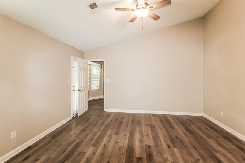 2,260/Mo, 400 S Preston Trl Alpharetta, GA 30022 Main Bedroom View 2