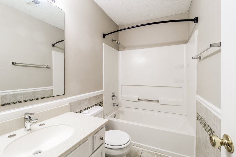 2,260/Mo, 400 S Preston Trl Alpharetta, GA 30022 Bathroom View