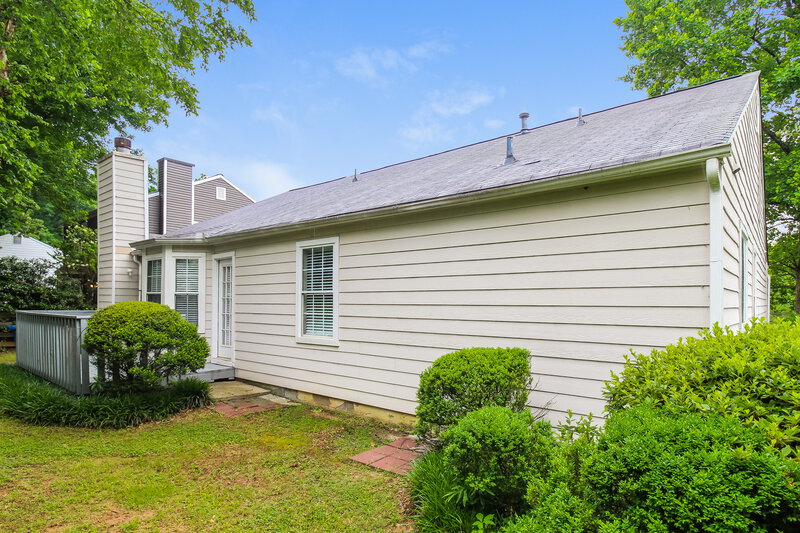 2,260/Mo, 400 S Preston Trl Alpharetta, GA 30022 Rear View