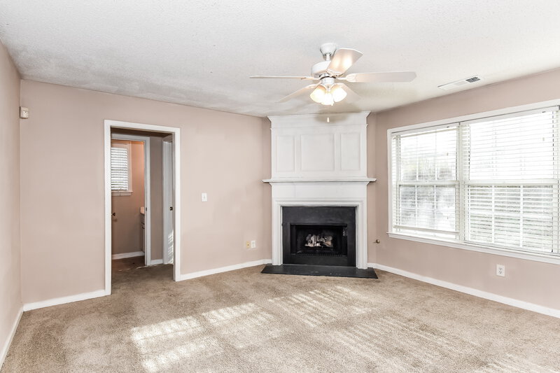 1,830/Mo, 373 Bass Way NW Kennesaw, GA 30144 Living Room View 3