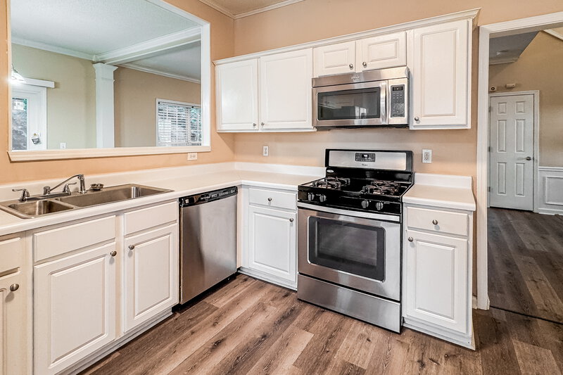 2,300/Mo, 4108 Glenaire Way NW Acworth, GA 30101 Kitchen View 2