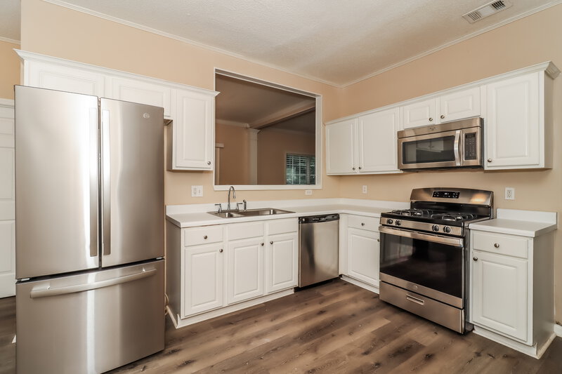 2,150/Mo, 4108 Glenaire Way NW Acworth, GA 30101 Kitchen View 2