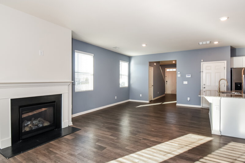 2,195/Mo, 5387 Barberry Ave Oakwood, GA 30566 Living Room View 2