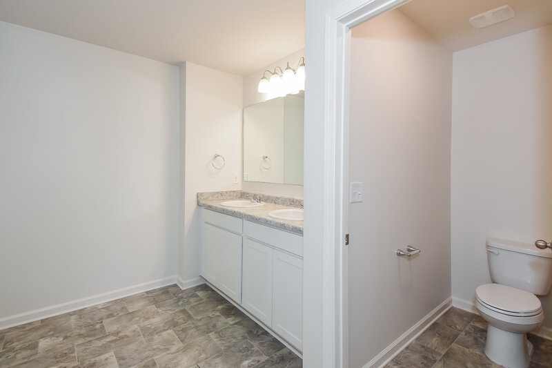 2,195/Mo, 5387 Barberry Ave Oakwood, GA 30566 Main Bathroom View