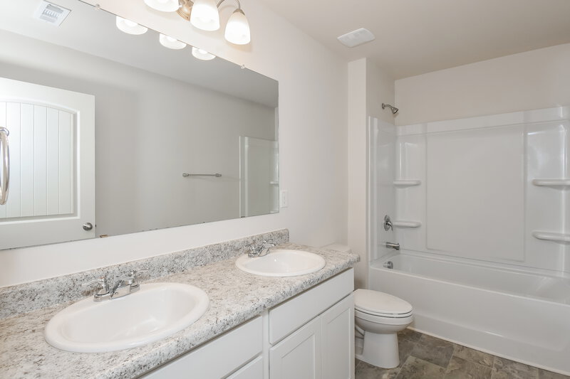 2,195/Mo, 5387 Barberry Ave Oakwood, GA 30566 Bathroom View