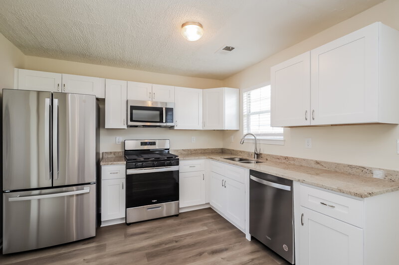 2,000/Mo, 80 Keyton Dr Covington, GA 30016 Kitchen View