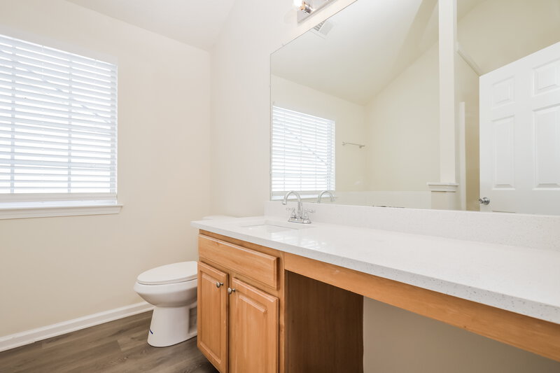 2,000/Mo, 80 Keyton Dr Covington, GA 30016 Main Bathroom View