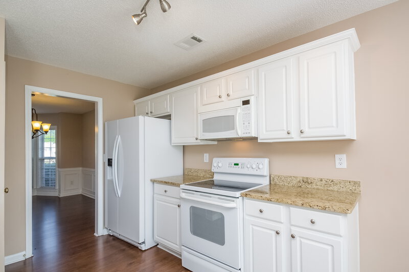 2,505/Mo, 203 Cleavers Close Woodstock, GA 30188 Kitchen View