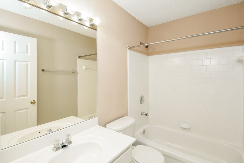 2,500/Mo, 203 Cleavers Close Woodstock, GA 30188 Bathroom View
