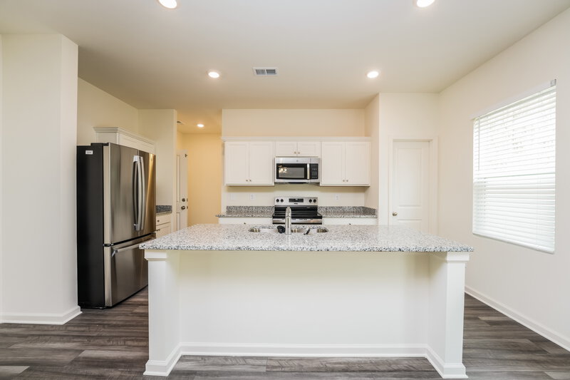 1,930/Mo, 7403 Cranleigh St Covington, GA 30014 Kitchen View