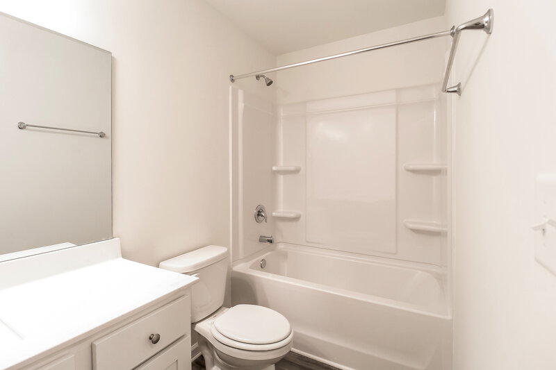 2,325/Mo, 7546 Saffron Ave Covington, GA 30014 Bathroom View