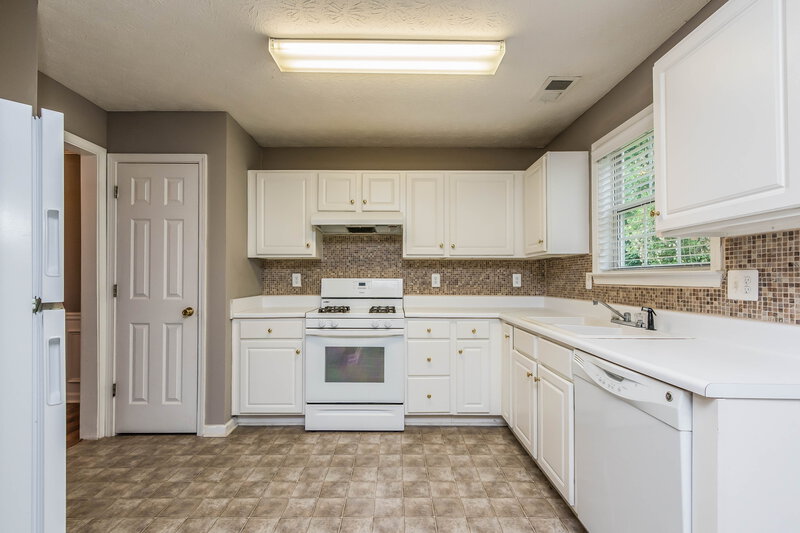 2,455/Mo, 483 Ethridge Dr NW Kennesaw, GA 30144 Kitchen View