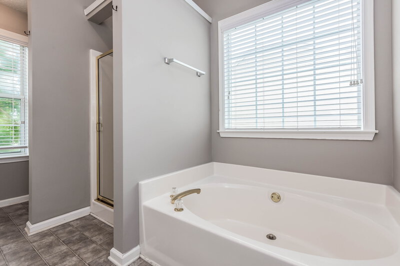2,455/Mo, 483 Ethridge Dr NW Kennesaw, GA 30144 Master Bathroom View