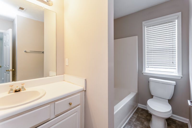 2,305/Mo, 483 Ethridge Dr NW Kennesaw, GA 30144 Bathroom View