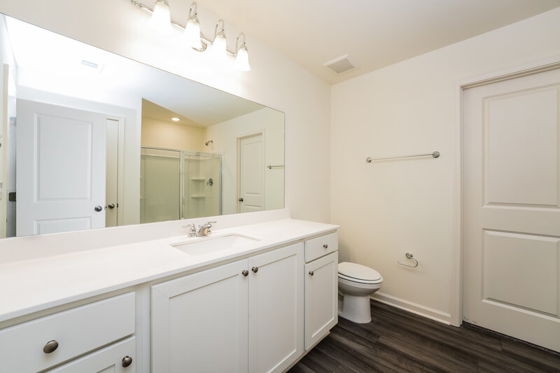 3,160/Mo, 7404 Cranleigh St Covington, GA 30014 Main Bathroom View