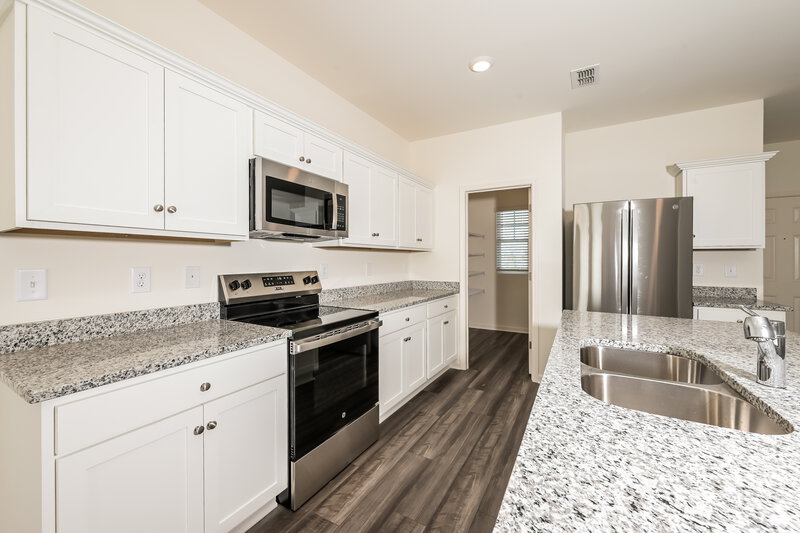 1,875/Mo, 128 Hargrave Ave Bethlehem, GA 30620 Kitchen View