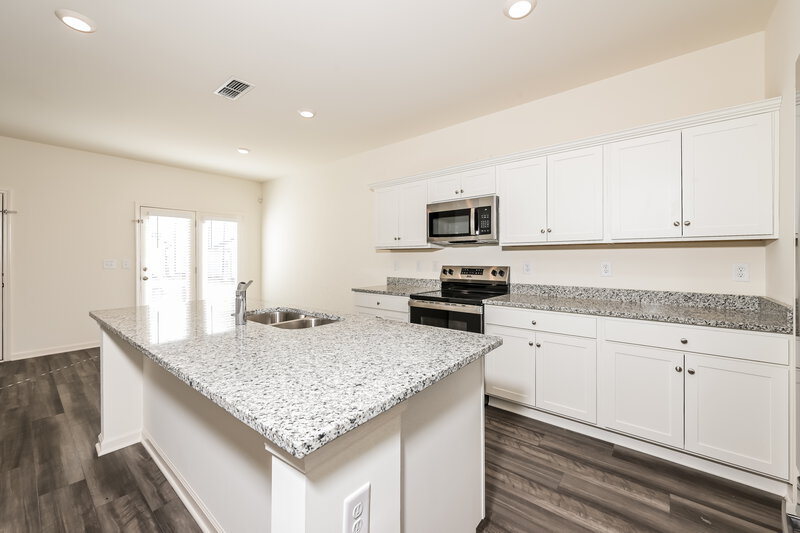 1,875/Mo, 128 Hargrave Ave Bethlehem, GA 30620 Kitchen View 2