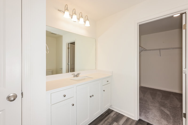 1,875/Mo, 128 Hargrave Ave Bethlehem, GA 30620 Main Bathroom View