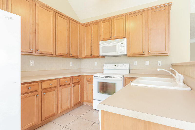 1,815/Mo, 916 Piedmont Dr Locust Grove, GA 30248 Kitchen View