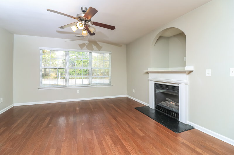 1,715/Mo, 25 Preserve Dr Newnan, GA 30263 Living Room View 3