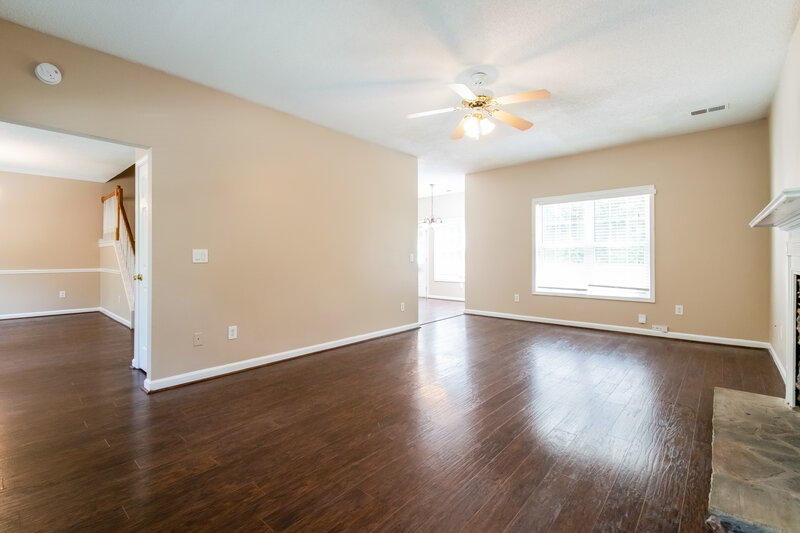 1,900/Mo, 3849 Saint George Ter SW Powder Springs, GA 30127 Living Room View 3