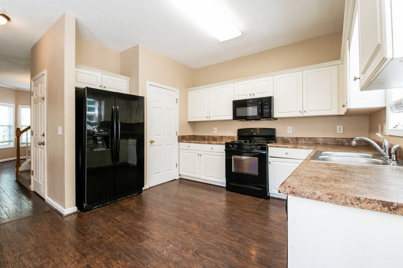 1,900/Mo, 3849 Saint George Ter SW Powder Springs, GA 30127 Kitchen View