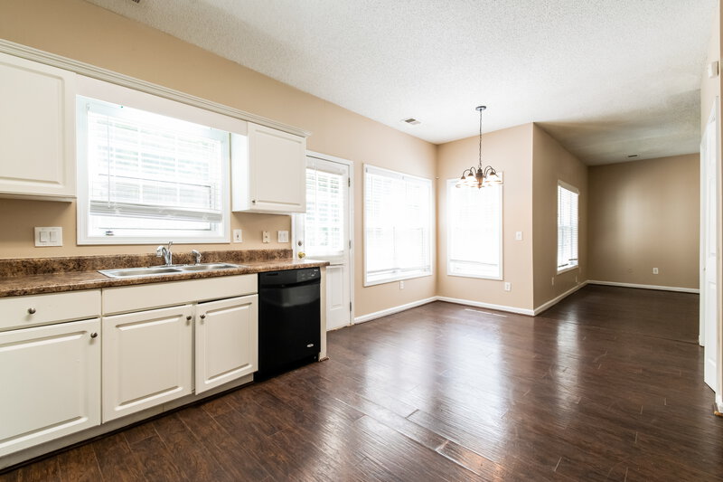 1,900/Mo, 3849 Saint George Ter SW Powder Springs, GA 30127 Kitchen View 2