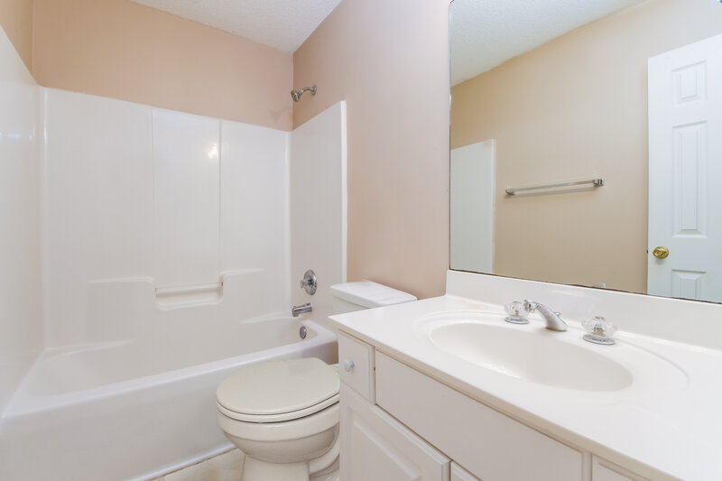1,900/Mo, 3849 Saint George Ter SW Powder Springs, GA 30127 Bathroom View