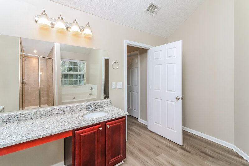 3,460/Mo, 6981 Borowood Ln Douglasville, GA 30134 Main Bathroom View