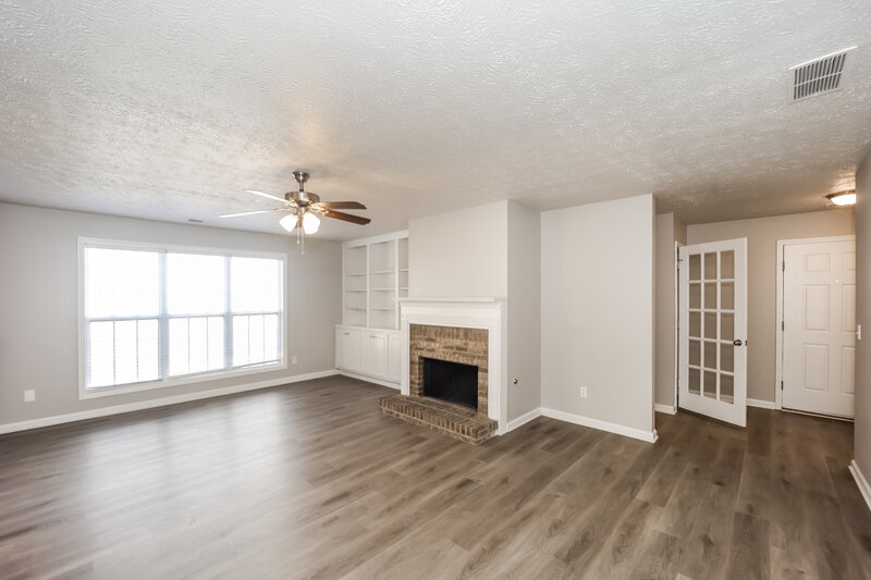 2,620/Mo, 1716 Anniston Dr McDonough, GA 30253 Living Room View 2